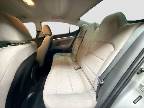 Used 2020 Hyundai Elantra SEL FWD image 24