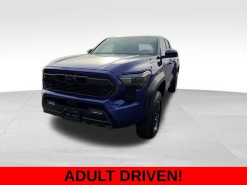 Used 2024 Toyota Tacoma TRD Off-Road image 2