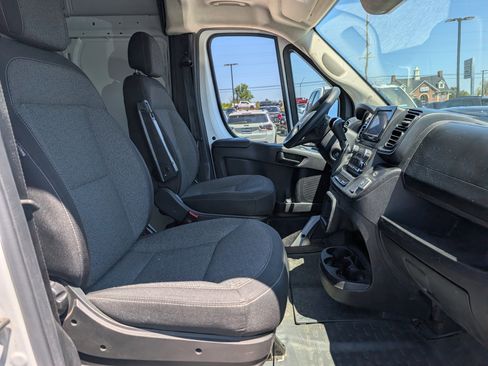 Used 2024 RAM ProMaster 2500 w/ Convenience Group image 10