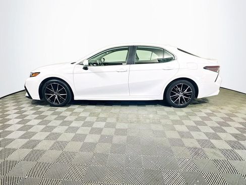 Certified 2024 Toyota Camry SE FWD image 5