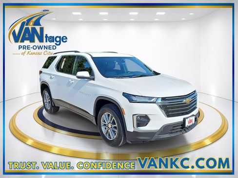 Certified 2023 Chevrolet Traverse LT FWD image 3