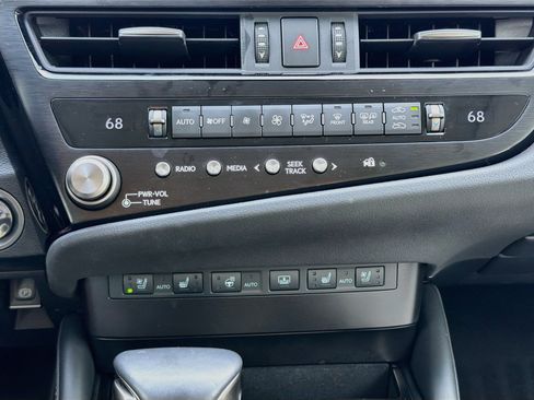 Used 2024 Lexus ES 350 Ultra Luxury w/ Accessory Package (Z2) FWD image 34