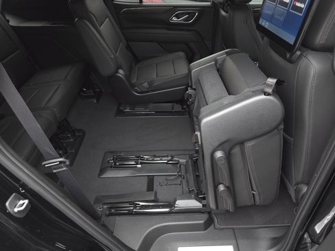 Used 2024 Chevrolet Tahoe High Country w/ Advanced Technology Package image 45