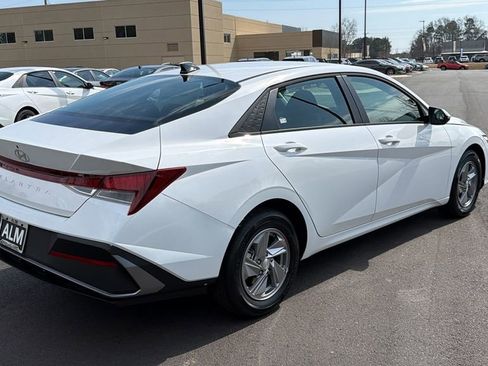 New 2026 Hyundai Elantra SE image 5