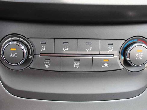 Used 2013 Nissan Sentra S FWD image 17