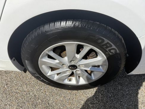 Used 2016 Kia Optima LX FWD image 9