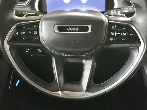 Used 2022 Jeep Grand Cherokee L Overland w/ Luxury Tech Group IV AWD/4WD image 23