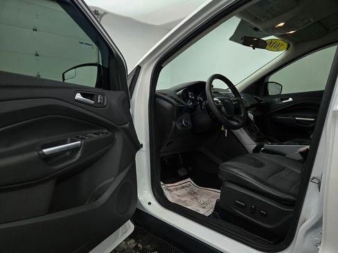 Used 2016 Ford Escape SE w/ SE Chrome Package image 14