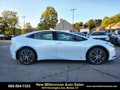 Used 2023 Toyota Prius Limited image 6