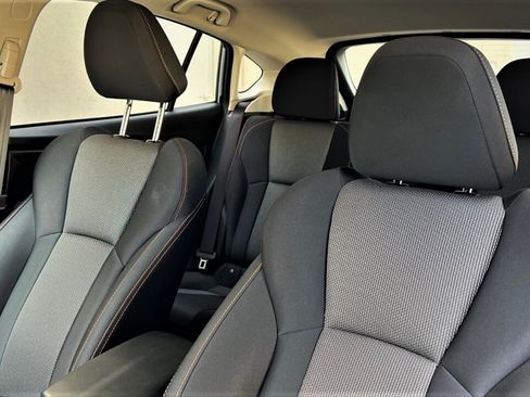 Used 2021 Subaru Crosstrek 2.0i Premium image 10