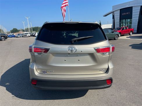 Used 2015 Toyota Highlander XLE image 4