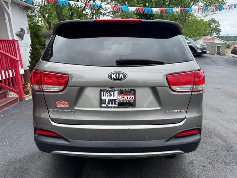 Used 2016 Kia Sorento EX FWD image 6