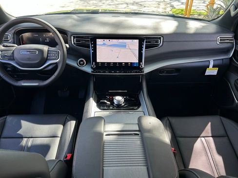 New 2026 Jeep Grand Wagoneer L image 10