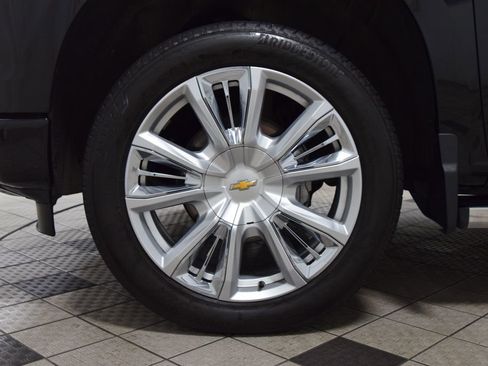 Used 2024 Chevrolet Silverado 1500 High Country w/ High Country Premium Package AWD/4WD image 29