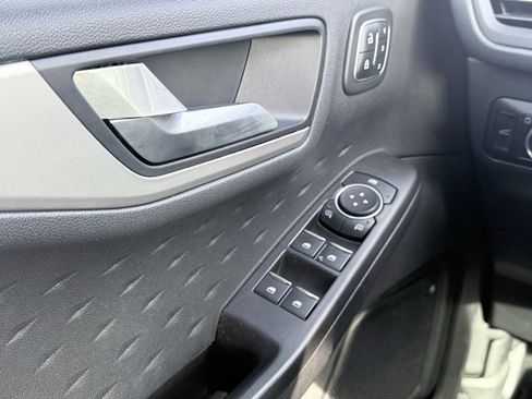 Used 2020 Ford Escape SEL image 10