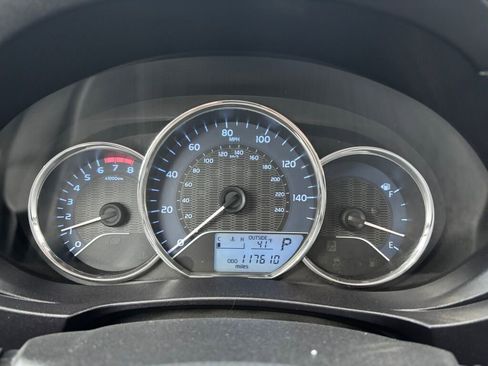 Used 2014 Toyota Corolla LE image 18