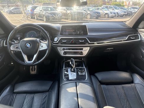 Used 2017 BMW 750i xDrive image 24