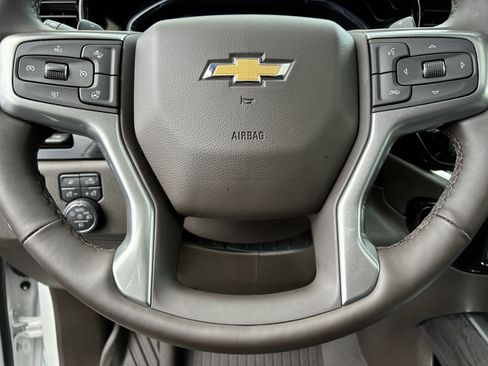 Used 2025 Chevrolet Silverado 1500 LTZ AWD/4WD image 29