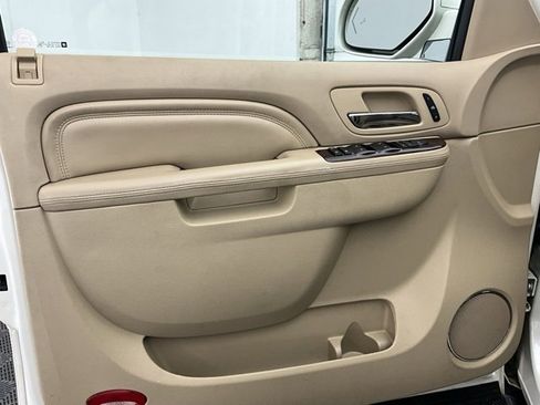 Used 2014 Cadillac Escalade ESV Premium image 14