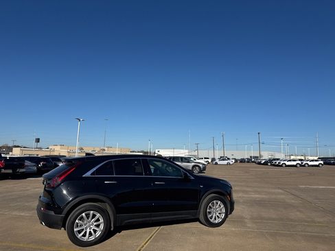 Used 2021 Cadillac XT4 Luxury w/ Cold Weather Package image 25
