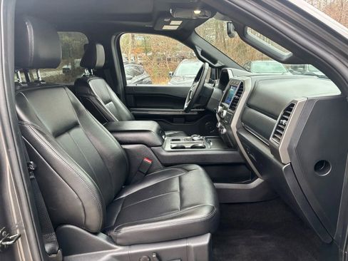 Used 2021 Ford Expedition XLT image 32