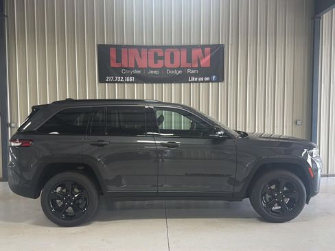 New 2026 Jeep Grand Cherokee Limited w/ Limited Altitude Package AWD/4WD image 5