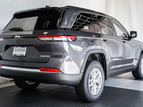 New 2025 Jeep Grand Cherokee Laredo X w/ Luxury Tech Group I image 4