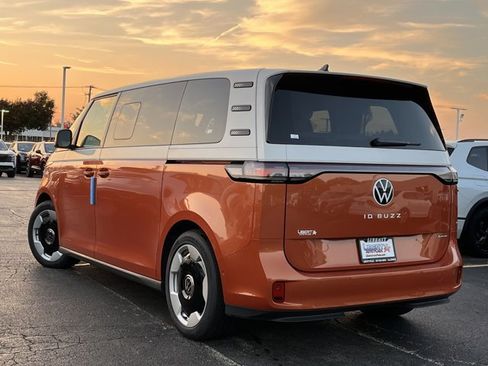 New 2025 Volkswagen ID. Buzz Pro S Plus image 23