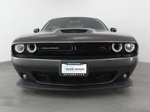 Used 2019 Dodge Challenger R/T w/ Driver Convenience Group RWD image 2