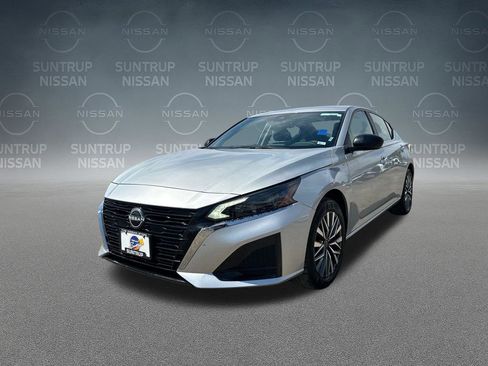 Used 2025 Nissan Altima 2.5 SV AWD/4WD image 32