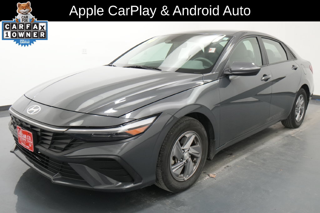 Used 2024 Hyundai Elantra SE FWD image 3