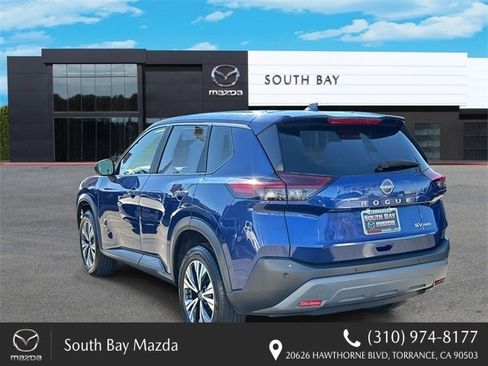 Used 2023 Nissan Rogue SV image 5