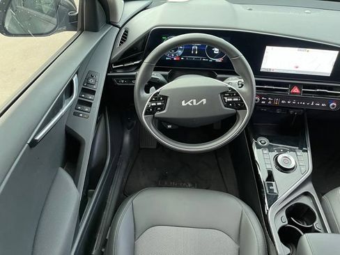 Used 2024 Kia Niro Wind FWD image 9