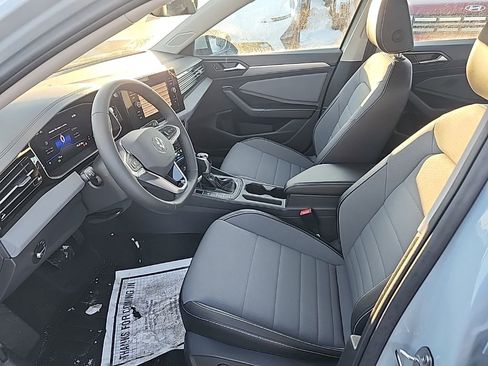 New 2026 Volkswagen Jetta SE image 9