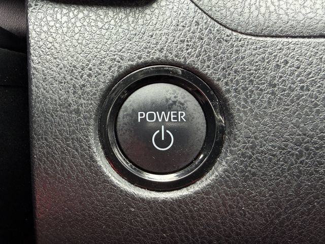 Used 2025 Toyota Camry SE FWD image 19