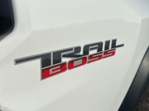 Used 2024 Chevrolet Colorado Trail Boss AWD/4WD image 6