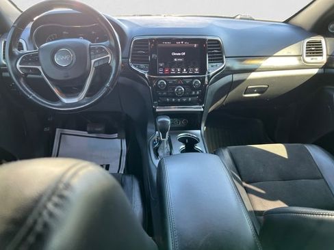 Used 2020 Jeep Grand Cherokee Altitude AWD/4WD image 10