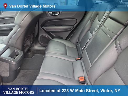 Used 2020 Volvo XC60 T5 Momentum w/ Protection Package Premier AWD/4WD image 29
