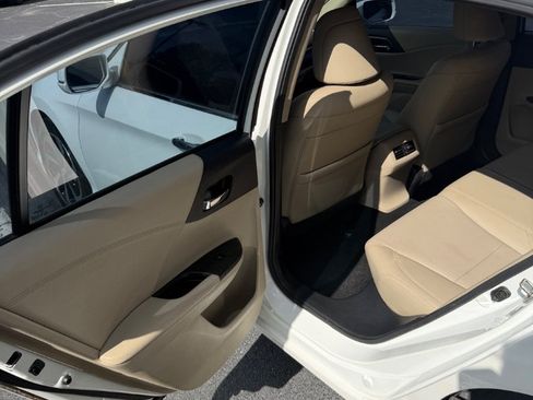 Used 2017 Honda Accord EX-L image 14