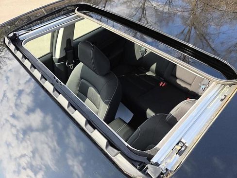 Used 2024 Nissan Altima 2.5 SV w/ SV Premium Package image 4