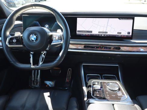 Used 2024 BMW 760i xDrive w/ Premium Package AWD/4WD image 12