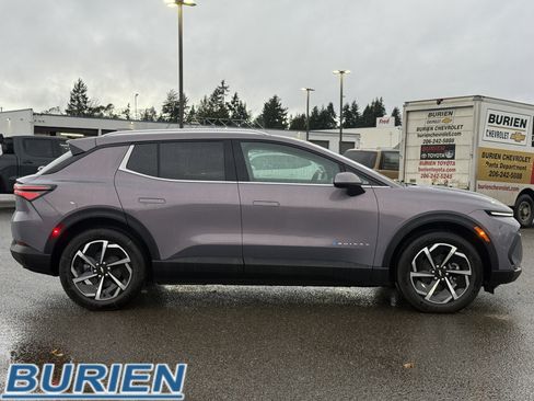 New 2026 Chevrolet Equinox EV LT image 6