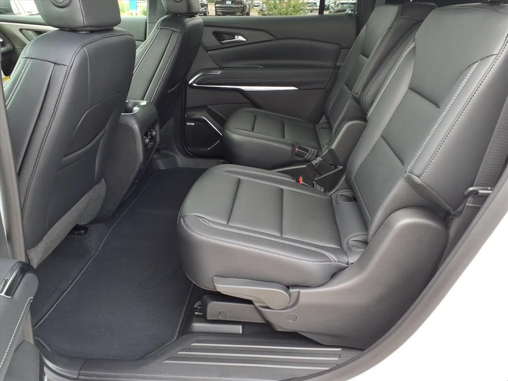 New 2026 Chevrolet Traverse LT w/ Enhanced Driving Package FWD image 17