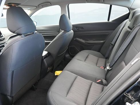 Used 2025 Nissan Altima 2.5 SV FWD image 15
