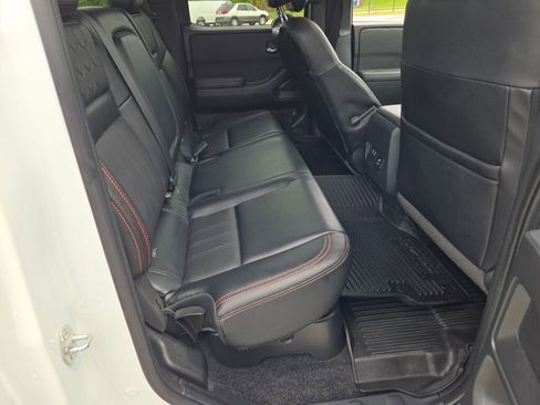 Used 2023 Nissan Frontier PRO-4X w/ Pro-4X Premium Package AWD/4WD image 10