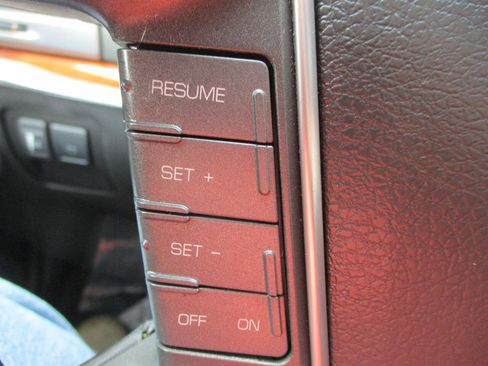 Used 2010 Lincoln MKZ FWD image 37