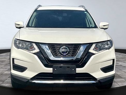 Used 2020 Nissan Rogue SV FWD image 2