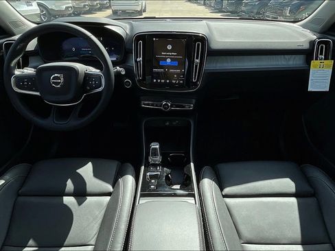 New 2026 Volvo XC40 B5 Ultra w/ Protection Package Premier image 9