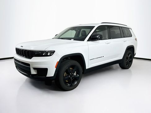 Used 2023 Jeep Grand Cherokee L Laredo AWD/4WD image 3