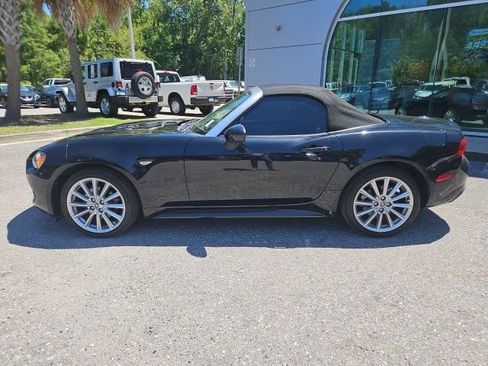 Used 2017 FIAT 124 Spider Lusso RWD image 5